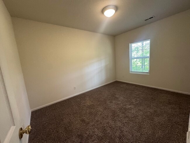 Building Photo - 3410 E St Charles Rd