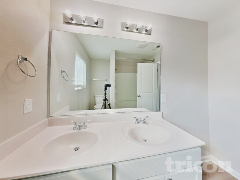 Building Photo - 3710 Shepway Loop