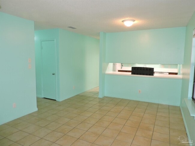 Building Photo - 1310 Pinnacle Dr