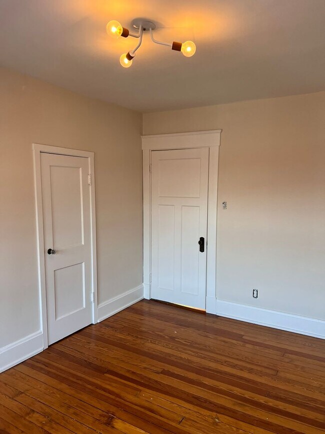 Building Photo - 3406 Erie Ave