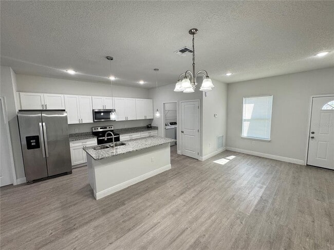 Building Photo - 1863 Manitoba Ct