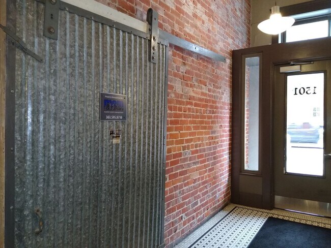 Building Photo - Loft Living At It's Finest In LODO!