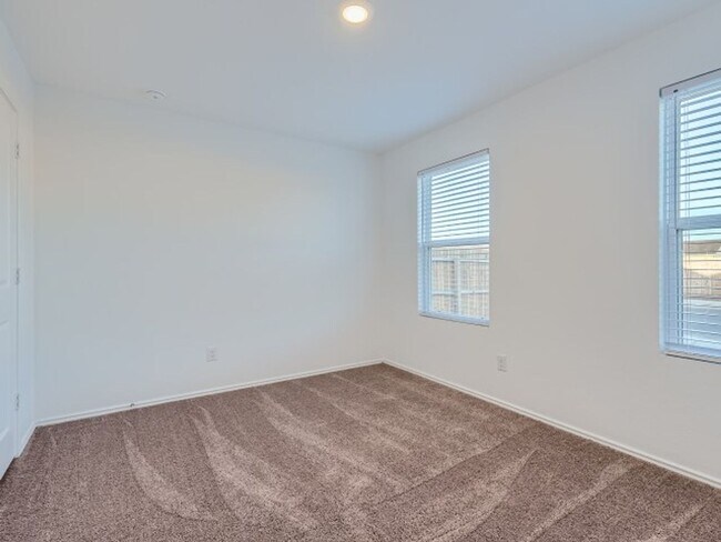 Building Photo - Adorable 3 bedroom for rent in St. Hedwig! Only 10 miles from Randolph AFB