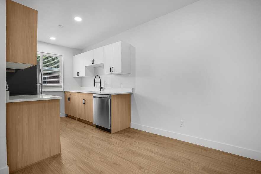 Building Photo - Sandbox Apartments