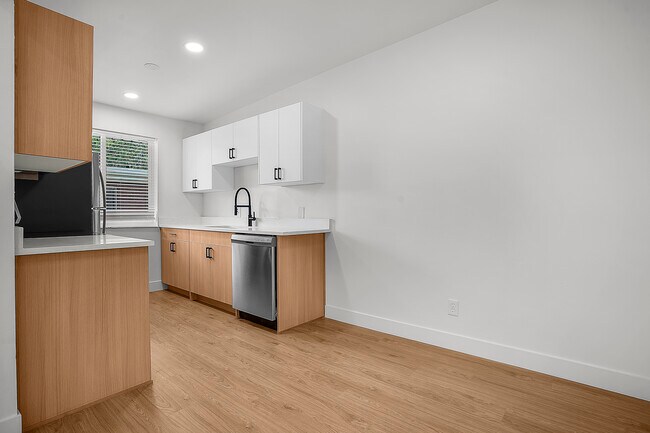 Building Photo - Sandbox Apartments