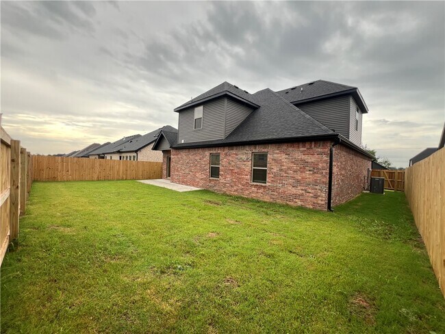 Building Photo - 7202 SW Basswood Ave
