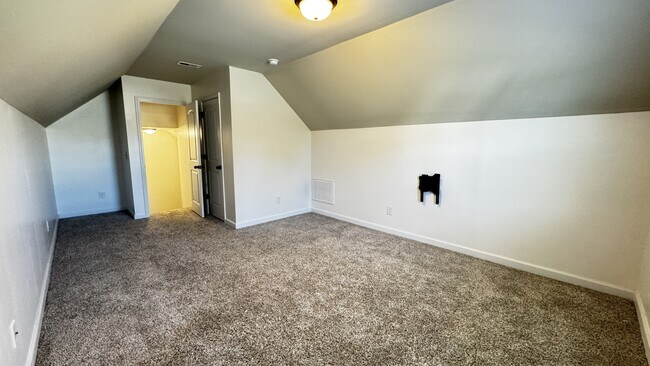 Building Photo - 225 Westfield Dr