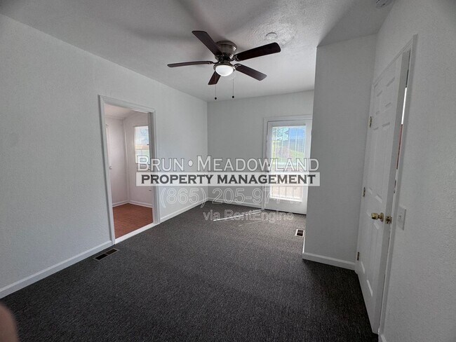 Building Photo - 132 Henry Ave