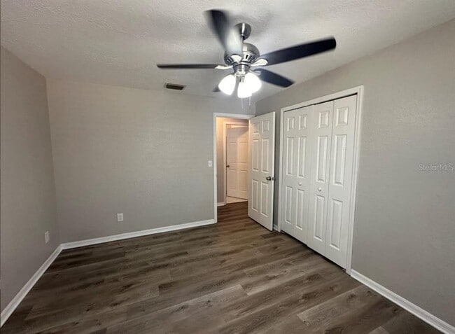 Building Photo - 9725 Fox Hollow Rd