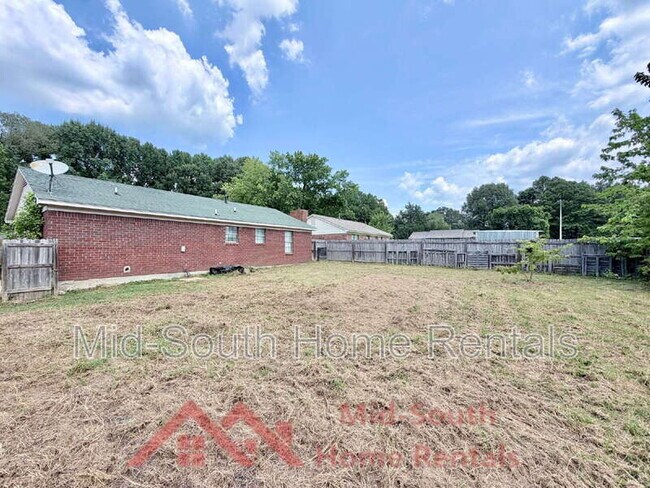 Building Photo - 2587 Wellons Ave