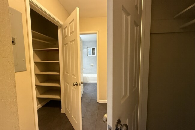 Building Photo - La Mesa Excellent Location 1 bed