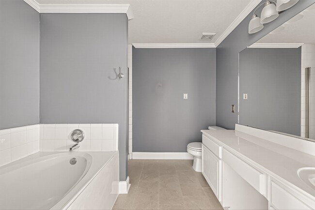 Building Photo - 6606 Wide Creek Dr