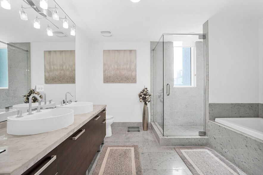 Building Photo - 244 Biscayne Blvd