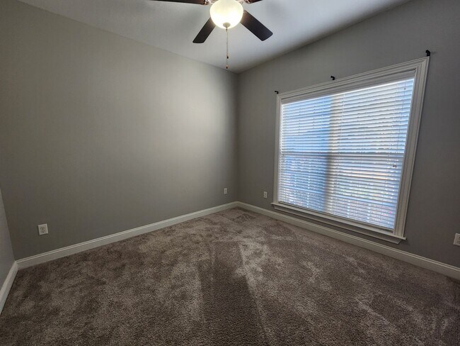 Building Photo - Southern Comfort Living: Your Dream Rental Home in Valdosta, Georgia