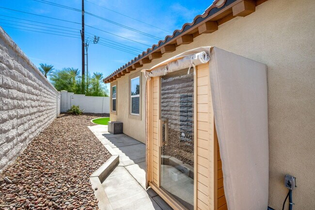 Building Photo - 51726 Via Santero
