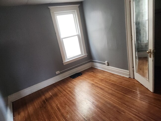 Building Photo - 50-52 Melville St