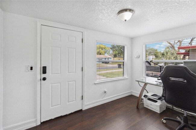 Building Photo - 634 18th St