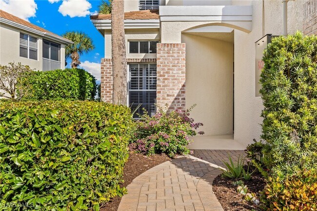 Building Photo - 25000 Cypress Hollow Ct