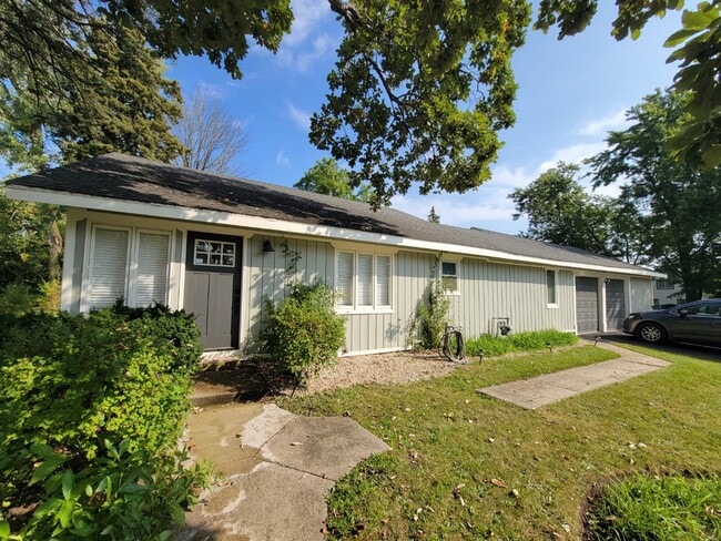Primary Photo - 1272 Lee St