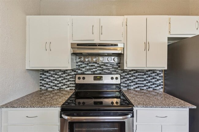 Building Photo - 1220 NW 43rd St