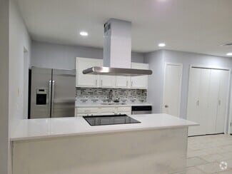 Building Photo - 1613 Legend Dr