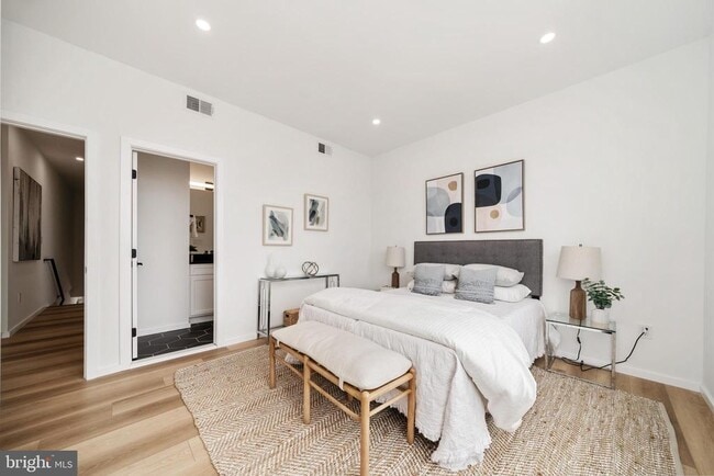 Building Photo - 750 19th St NE