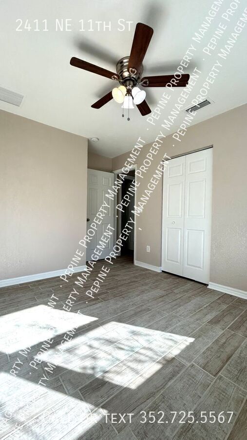 Building Photo - 2411 NE 11th St