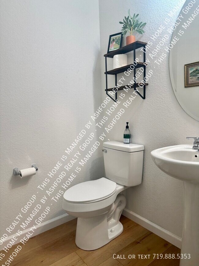 Building Photo - 3755 Reindeer Cir