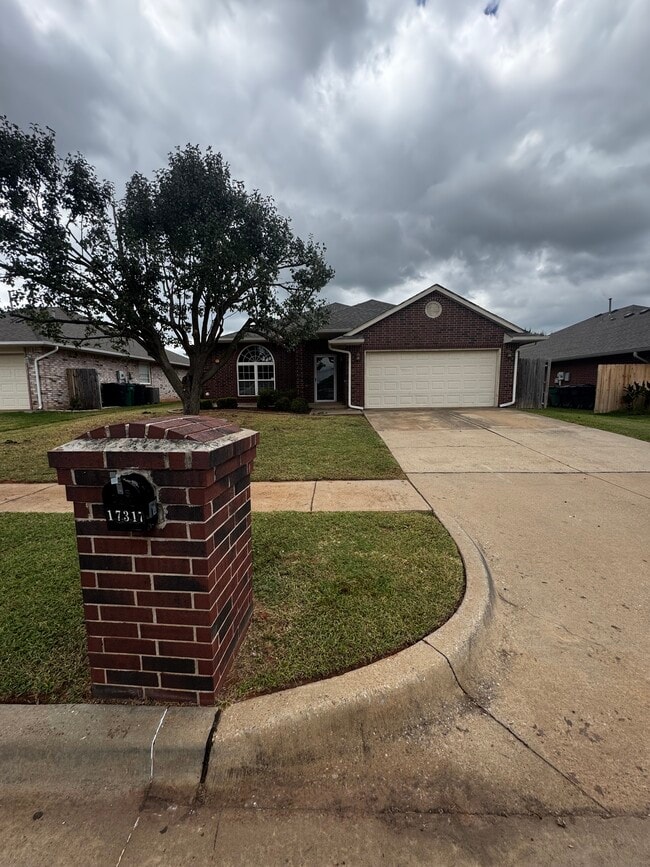 Primary Photo - 17317 Bronze Ln