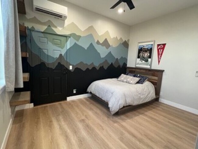 Building Photo - Very Spacious 6 bedroom home with amazing ...