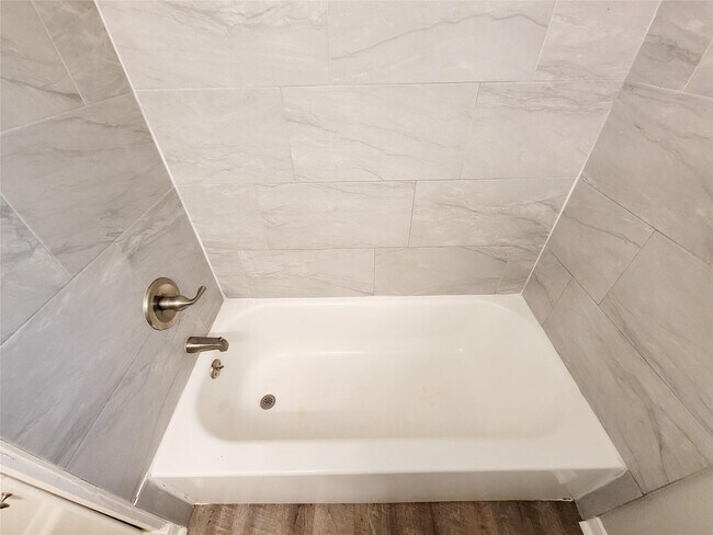 Building Photo - 5242 Keystone St