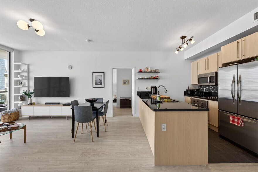 Building Photo - 1111 SW 1st Ave