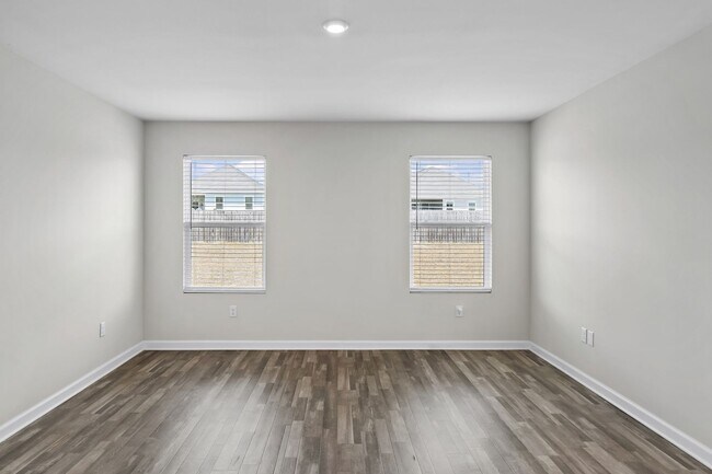 Building Photo - Beautiful 4/2 home with NEW fenced yard