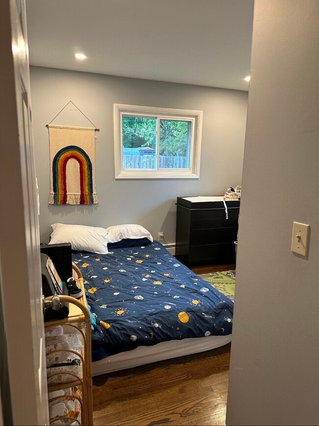 Building Photo - 519 Oakwood Dr