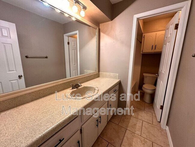 Building Photo - 2205 Basking Ridge Trail