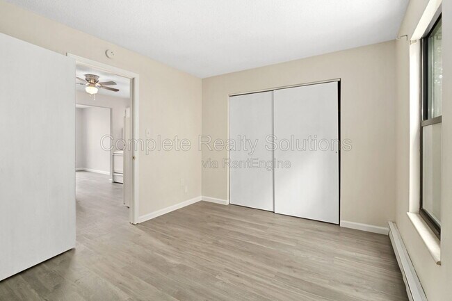 Building Photo - 790 Country Aire Ct