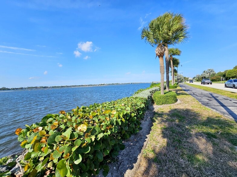 Building Photo - 3200 S Ocean Blvd