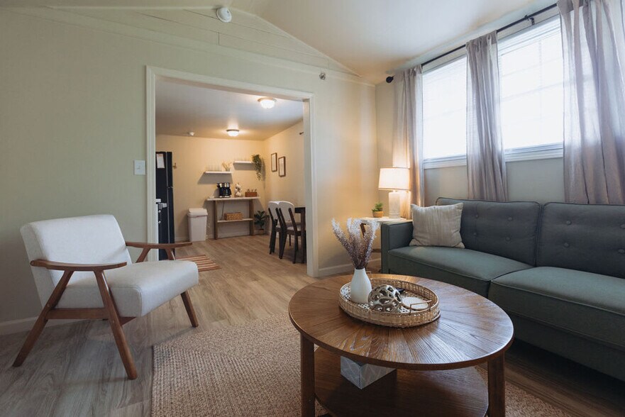 Building Photo - 308 Lamont St