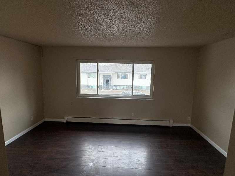 Building Photo - 350 Gahart Dr