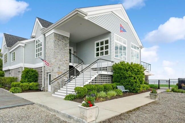 Building Photo - 921 Shore Acres Dr