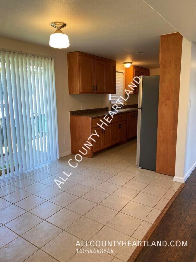 Building Photo - 1401 N Independence Ave