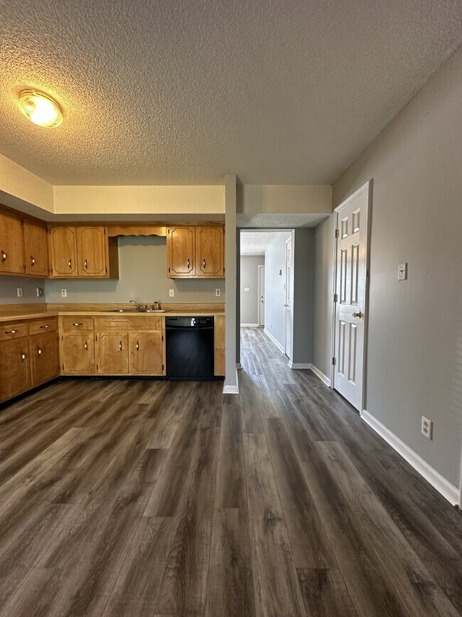 Building Photo - 113 Hickory Trace Rd