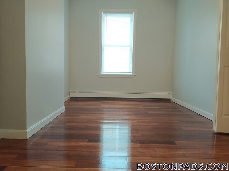 Primary Photo - 108 Boston St