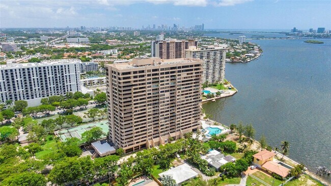 Building Photo - 11113 Biscayne Blvd