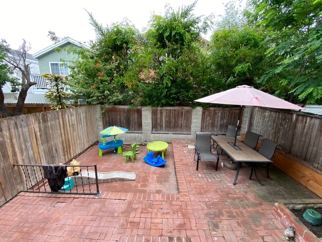 Building Photo - 1534 Stanford Ave