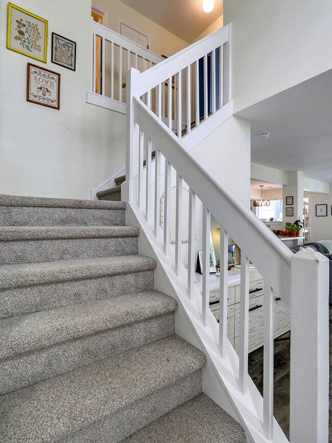 Building Photo - Year-round rental - 4 br 2.5 ba Twin Home in Seabright Village – East of Route 1