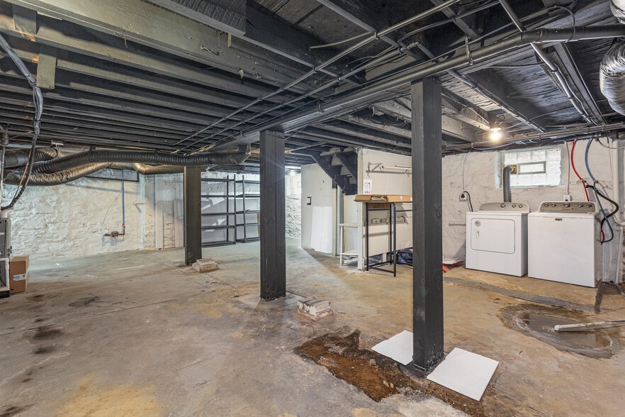 Building Photo - 338 Chittenden Ave