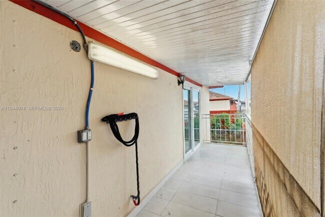 Building Photo - 11025 W Okeechobee Rd