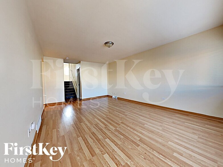 Building Photo - 7919 Oak Park Ave