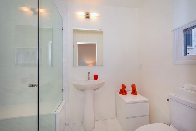 Building Photo - 80 Cliff Dr